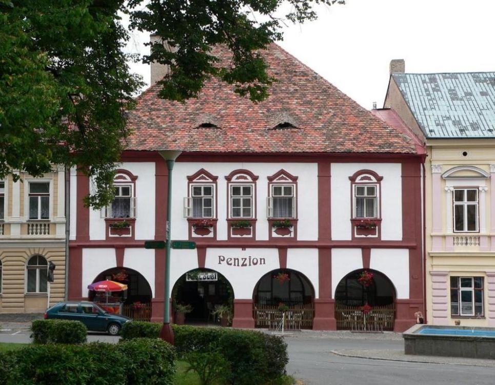 Restaurace A Penzion Podloubi Opocno Exterior photo